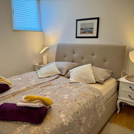 Apartments Maricic Banjol Екстер'єр фото