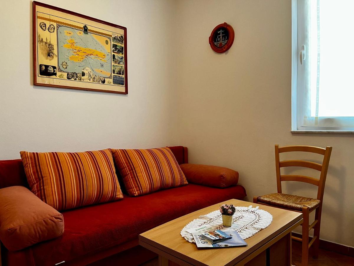 Apartments Maricic Banjol Екстер'єр фото