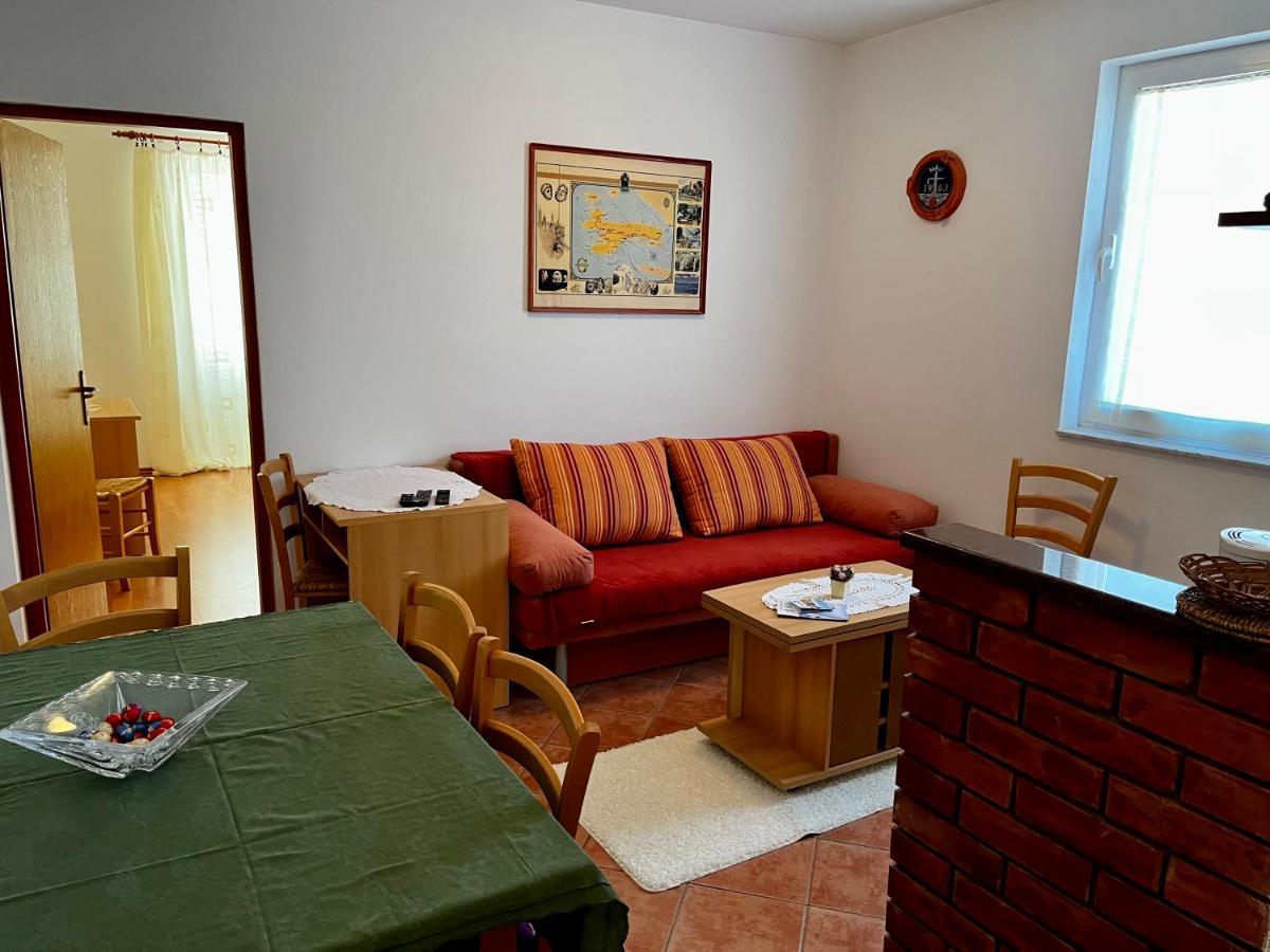 Apartments Maricic Banjol Екстер'єр фото