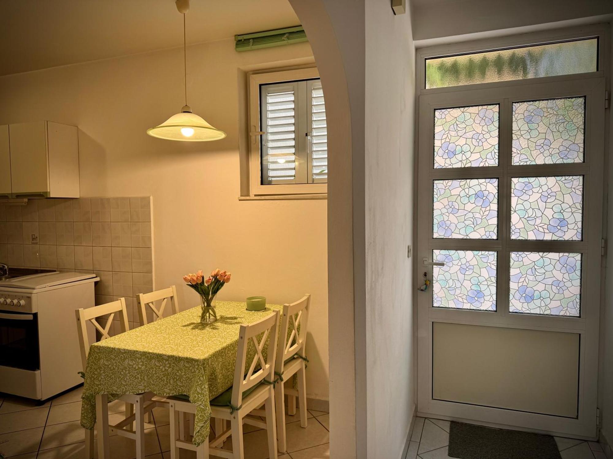 Apartments Maricic Banjol Екстер'єр фото