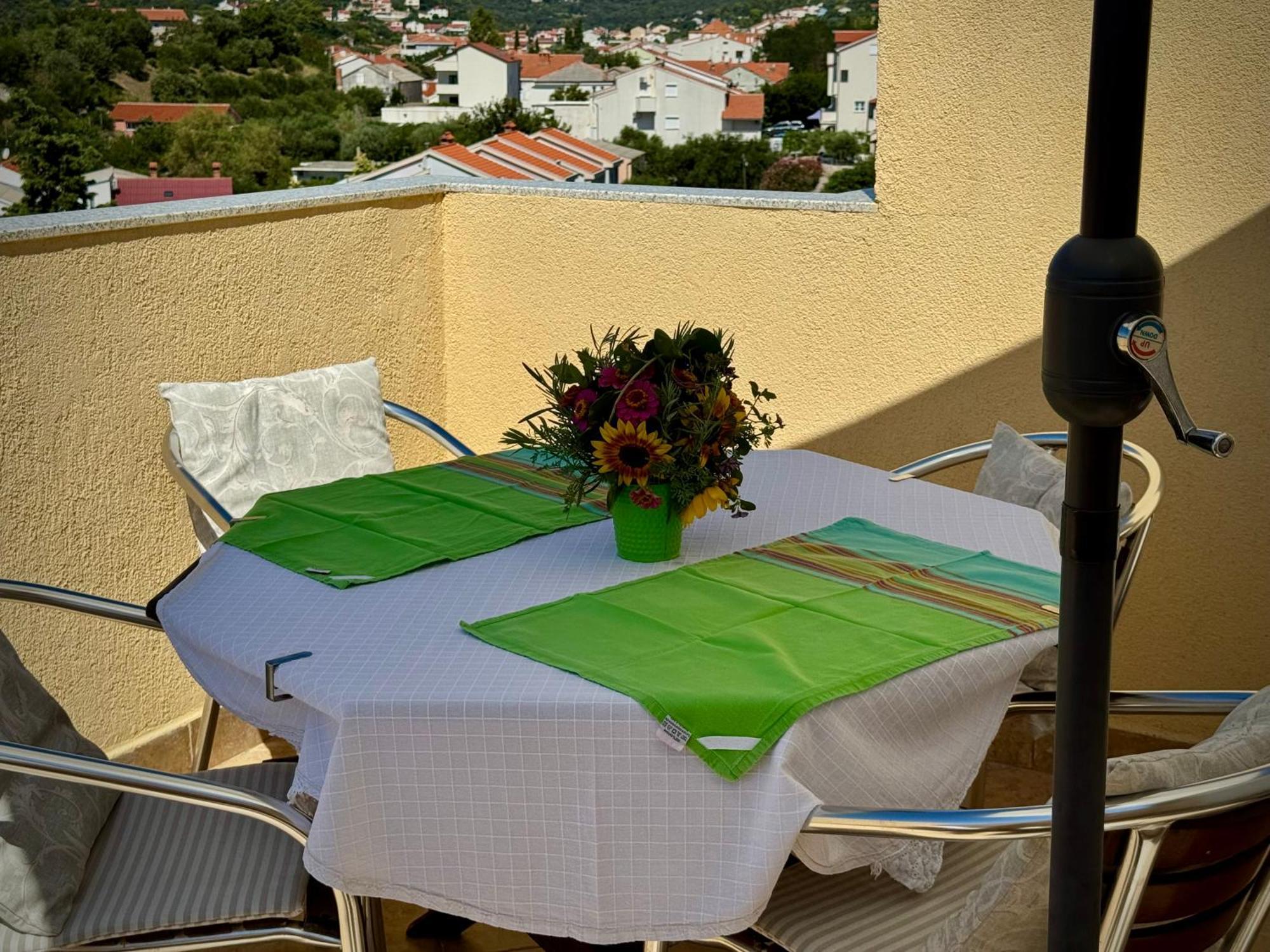 Apartments Maricic Banjol Екстер'єр фото